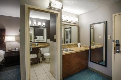 DoubleTree by Hilton Roseville Minneapolis - image 6