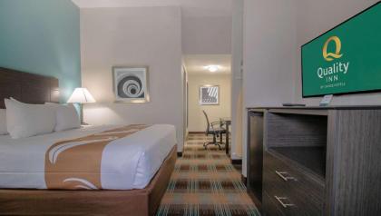 Quality Inn - image 1