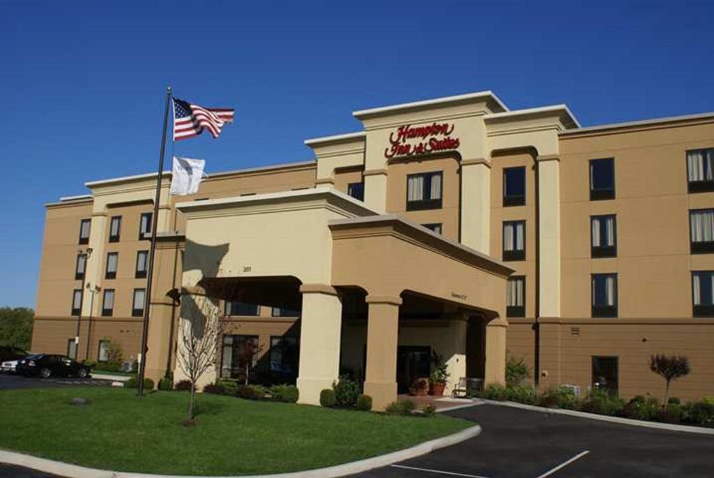 Hampton Inn & Suites Toledo-Perrysburg - main image