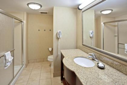 Hampton Inn & Suites Toledo-Perrysburg - image 7