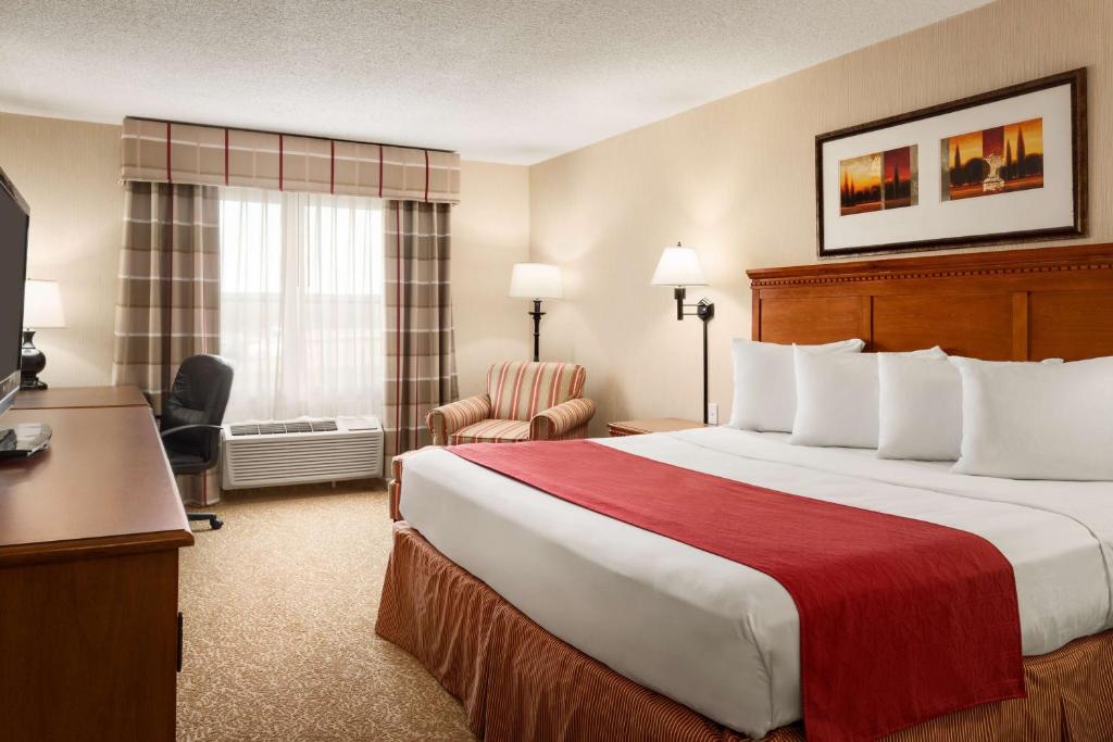 Country Inn & Suites by Radisson Toledo South OH - image 3