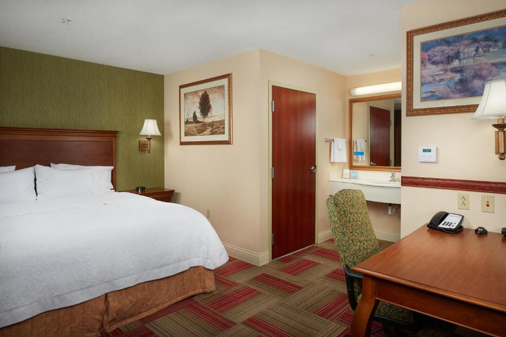 Hampton Inn & Suites Roswell - image 6