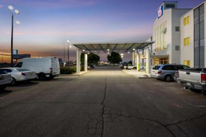 Motel 6-Roswell NM - image 2