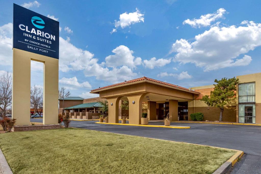 Clarion Inn & Suites - main image