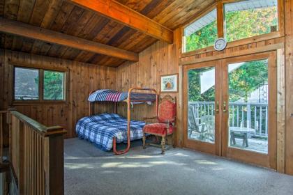 Lakefront Montague Cottage on a Private Beach! - image 12