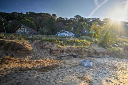 Lakefront Montague Cottage on a Private Beach! - image 5