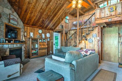 Lakefront Montague Cottage on a Private Beach! - image 8