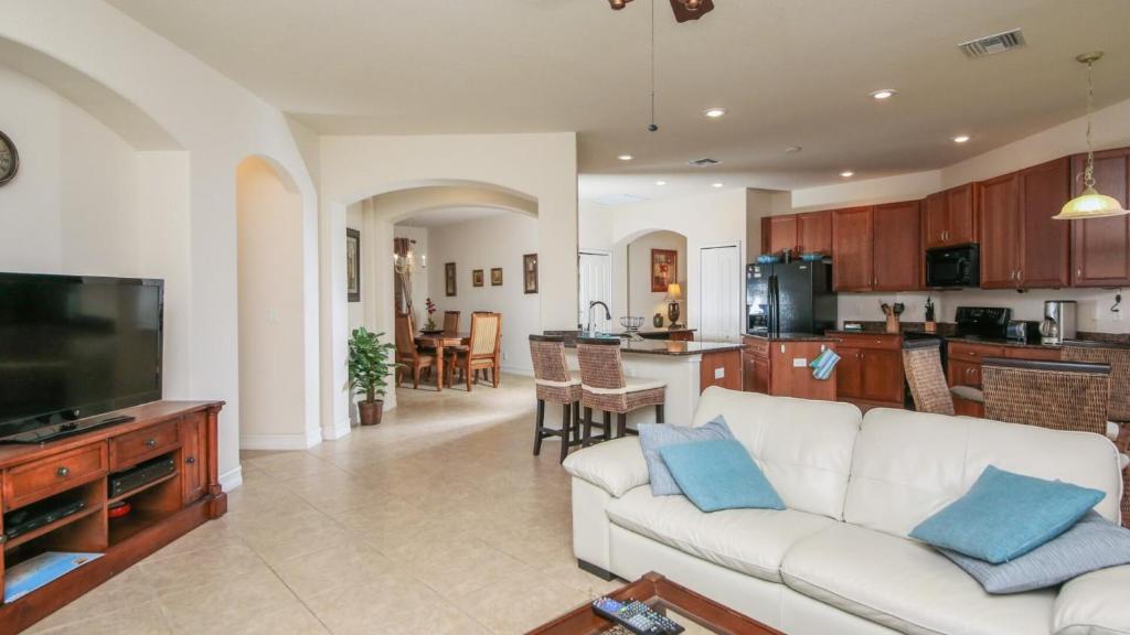 Rent this Luxury 5 Star Villa on Charlotte Harbor Charlotte County Villa 1001 - image 2