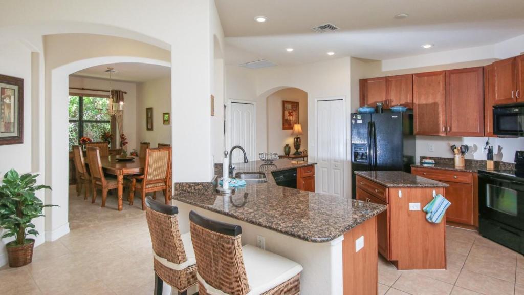 Rent this Luxury 5 Star Villa on Charlotte Harbor Charlotte County Villa 1001 - image 4