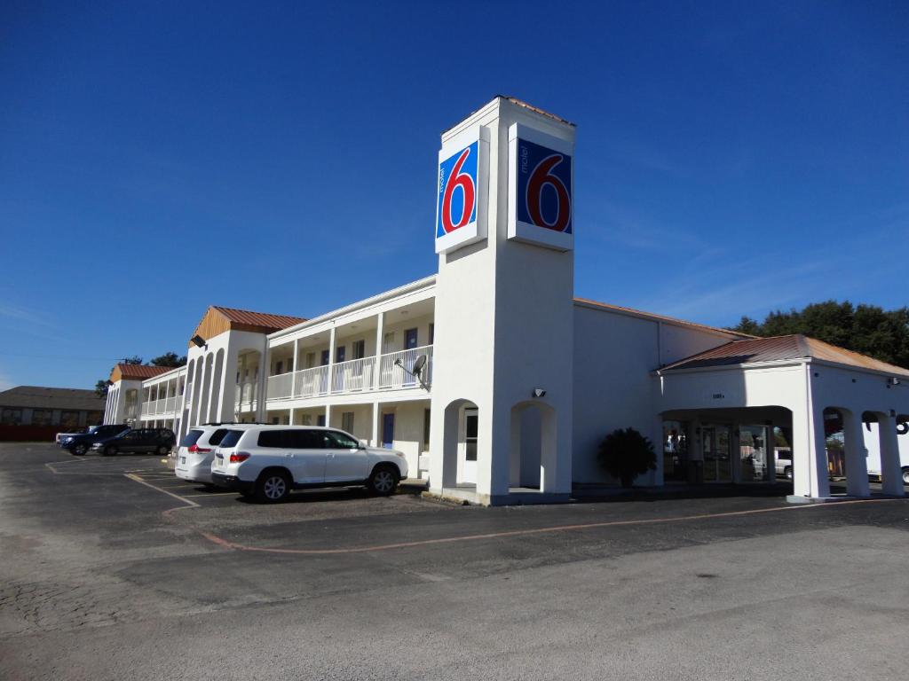 Motel 6-Round Rock TX - image 7