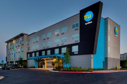 Tru by Hilton Round Rock - image 12