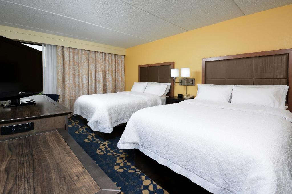 Hampton Inn Roxboro - main image