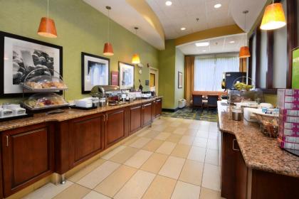 Hampton Inn Roxboro - image 10