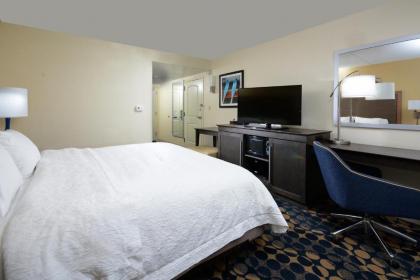 Hampton Inn Roxboro - image 19