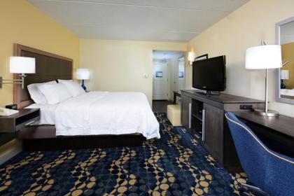 Hampton Inn Roxboro - image 6