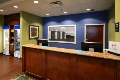 Hampton Inn Roxboro - image 9