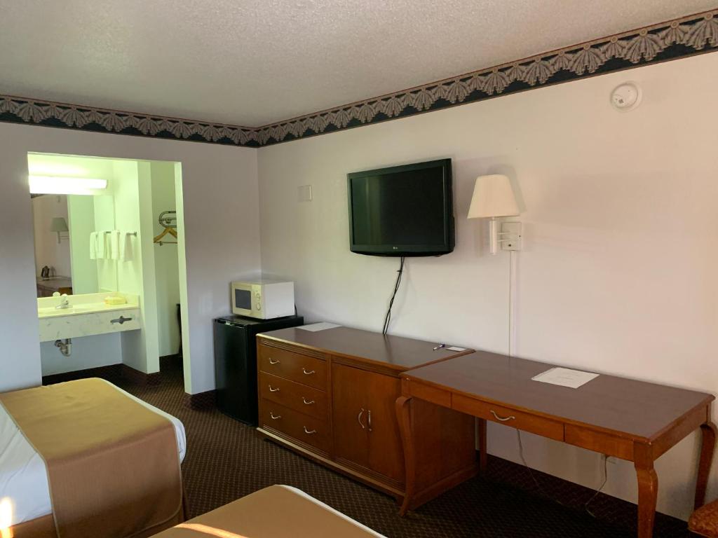 Americas Best Value Inn - Roxboro - image 2