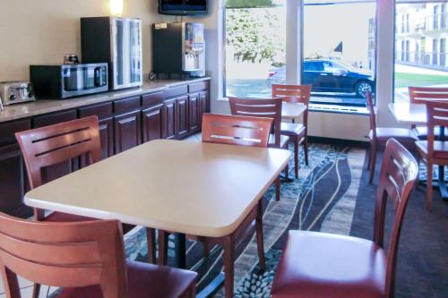 Quality Inn - Roxboro South - image 3