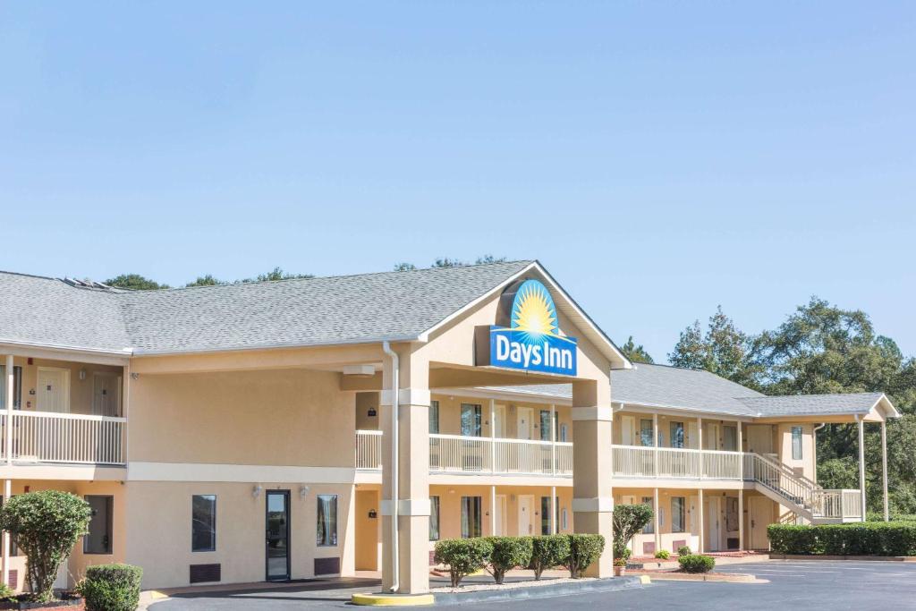 Days Inn by Wyndham Royston - main image