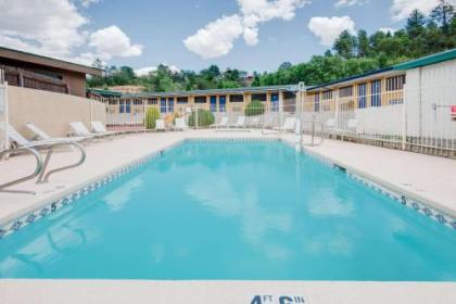 Travelodge by Wyndham Ruidoso - image 2