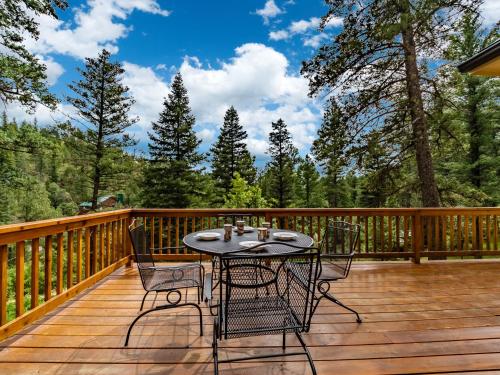 Heavenly Pines 3 Bedrooms Wi-Fi Fireplace Ramp Accessible Hot Tub Sleeps 6 - main image