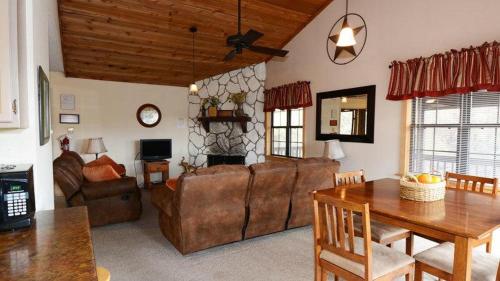 Coronado Cabin at Ruidoso with Forest View - image 5