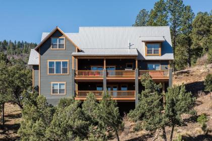 Abbey Lodge 9 Bedrooms Sleeps 23 Game Room WiFi Hot tub Ruidoso