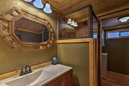 Ruidoso Lonesome Wolf Rustic Studio with Hot tub