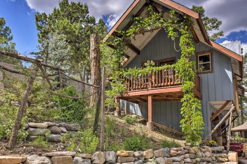 Cozy Ruidoso Cottage with Deck - 10 Min to Village! - image 4