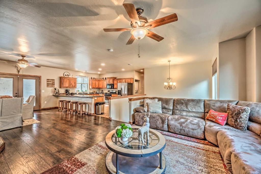 Expansive Ruidoso House with Hot Tub Deck and Grill! - main image