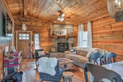 Secluded The Lincoln Cabin with Hot Tub and 3 Decks! - image 3