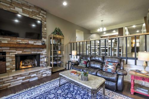 Chic Ruidoso Golf Condo-Patio Mtn View and Fire Pit - image 5