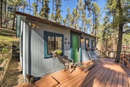 Cozy Ruidoso Cabin with Decks   1 mile to Downtown Ruidoso