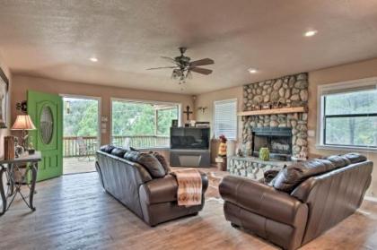 Cozy Ruidoso Home with Deck Near Grindstone Lake Ruidoso