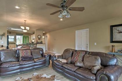 Cozy Ruidoso Home with Deck Near Grindstone Lake - image 5