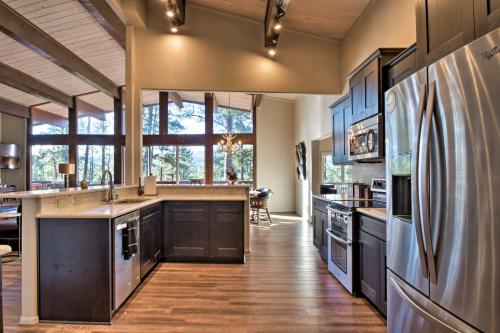 Massive 7-Acre Ruidoso Home with Sierra Blanca Views - image 5