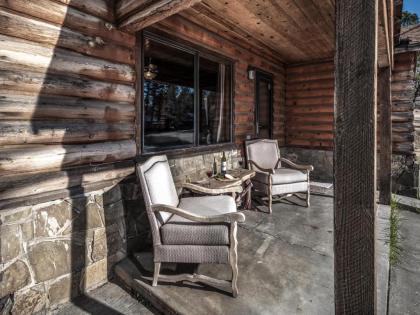 Alpine Cabin 3 Bedrooms Deck Sleeps 8