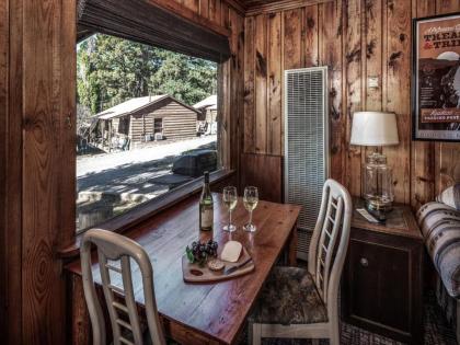 Apache Village 4 King Studio midtown Sleeps 2 Ruidoso