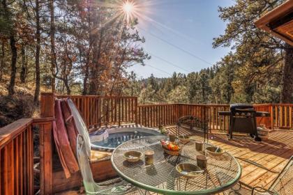 Cabin on the Creek 2 Bedrooms Sleeps 6 Hot Tub Fireplace Pet Friendly - image 7