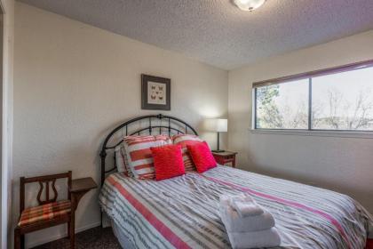 Remember the Alamo 3 Bedrooms Sleeps 6 Pet Friendly Fenced Yard - image 16