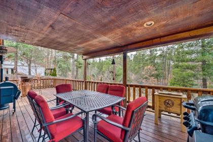 Unique Bear Country Cabin in Ruidoso with Hot Tub! - image 6