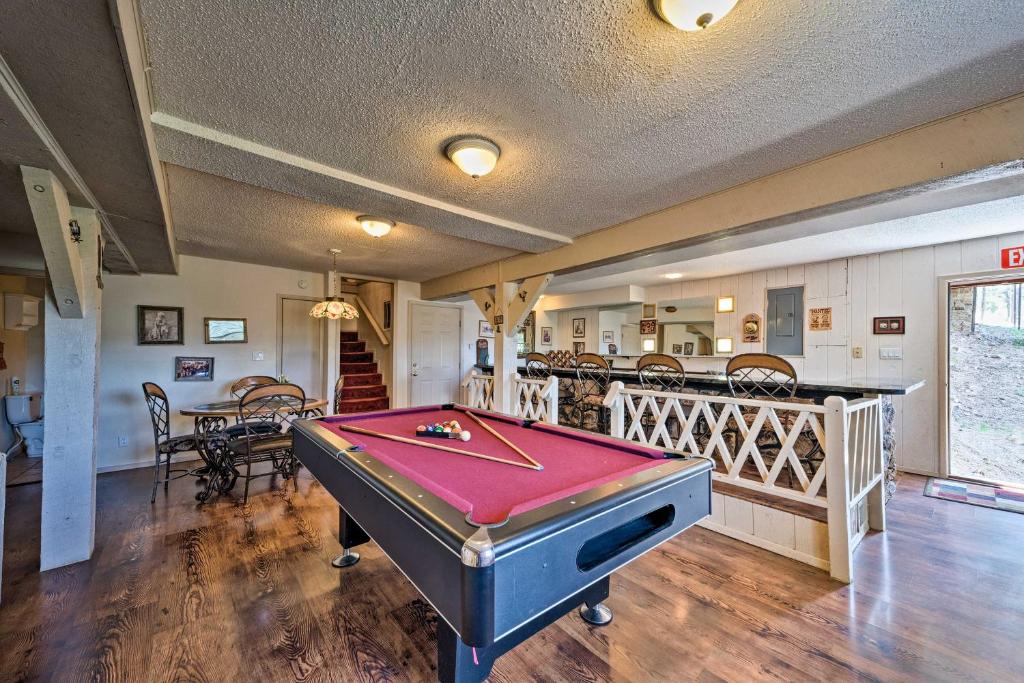 Ruidoso Home with Private Wet Bar and Pool Table - image 4