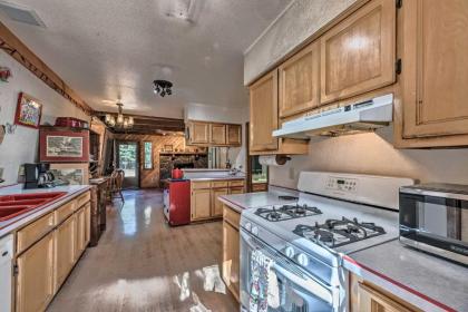 Spacious Ruidoso Cabin - Ski Hike and Fish! - image 13