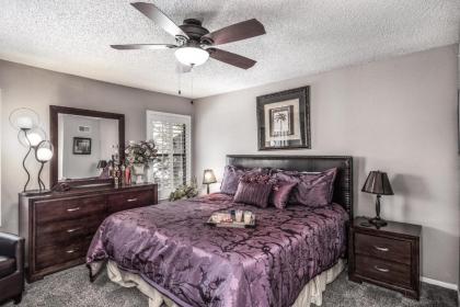 Pinon Park B2 2 BRs Hot Tub Pets Welcome WiFi Sleeps 6 - image 10