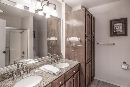 Pinon Park B2 2 BRs Hot Tub Pets Welcome WiFi Sleeps 6 - image 12