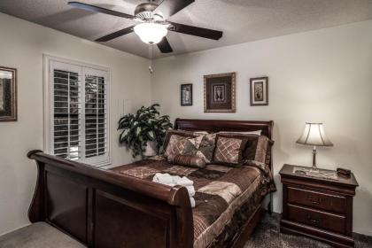 Pinon Park B2 2 BRs Hot Tub Pets Welcome WiFi Sleeps 6 - image 13