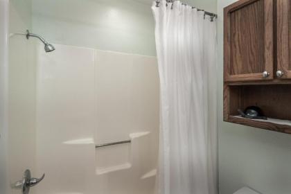 Pinon Park B2 2 BRs Hot Tub Pets Welcome WiFi Sleeps 6 - image 14