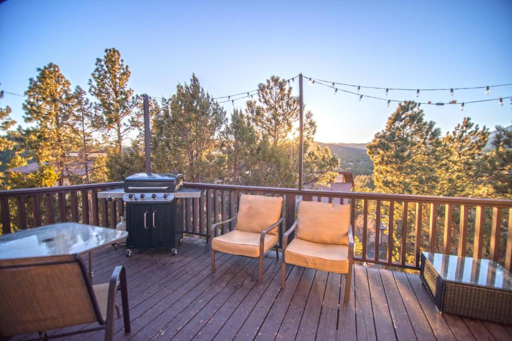 Huge Ruidoso Retreat with Game Room Pool 2 Balconies 2 Kitchens - Sleeps 17! - image 2