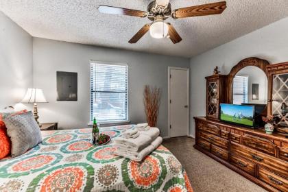 Pinon Park B11 2 BR Mountain Views Deck WiFi Sleeps 4 - image 15