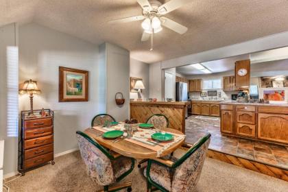 Pinon Park B11 2 BR Mountain Views Deck WiFi Sleeps 4 - image 5